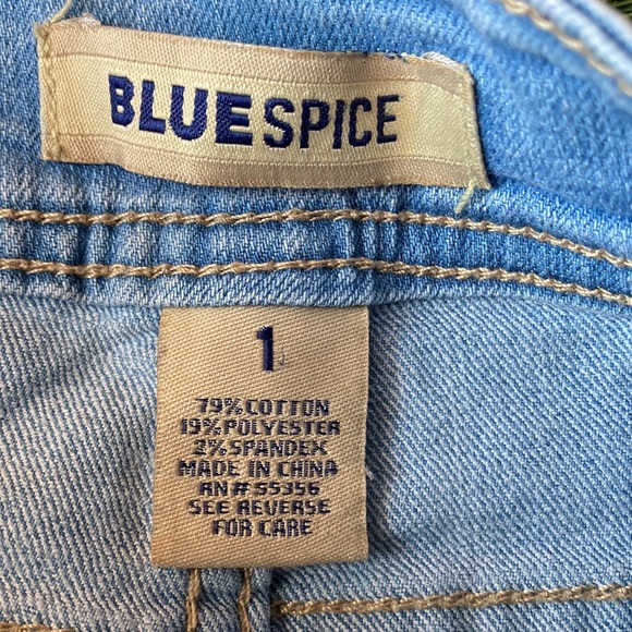 Embroided shorts - Picture 3 of 3